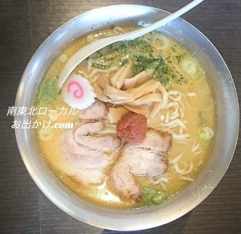 器に入ったラーメン
