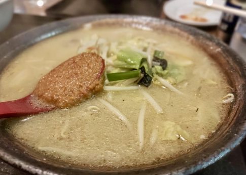 器に入ったラーメン